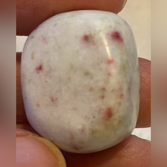 2 Cinnabar tumbles & 1 small Rhodonite star - Picture 11 of 16